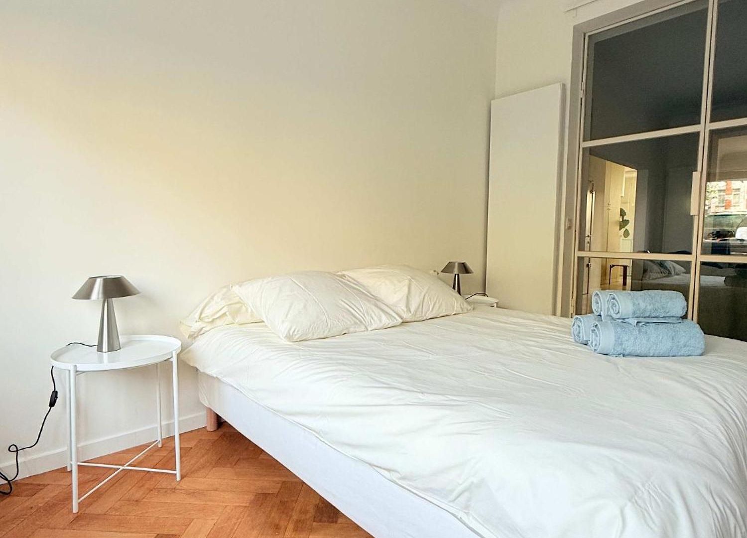 2 Bedrooms - Baby Crib & Furnished Terrace In Lovely * Brussels