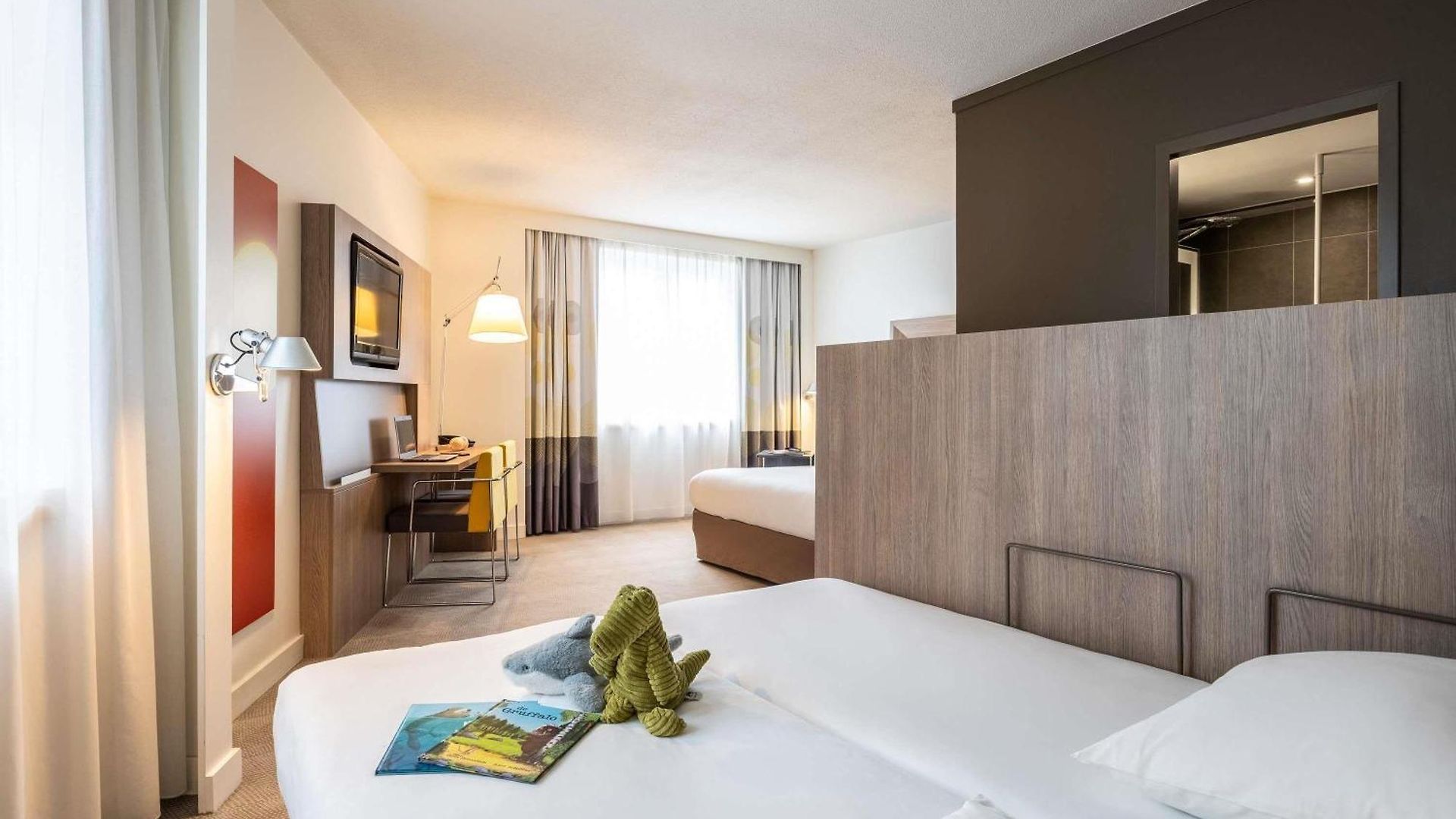 Novotel Centre Hotel 4*