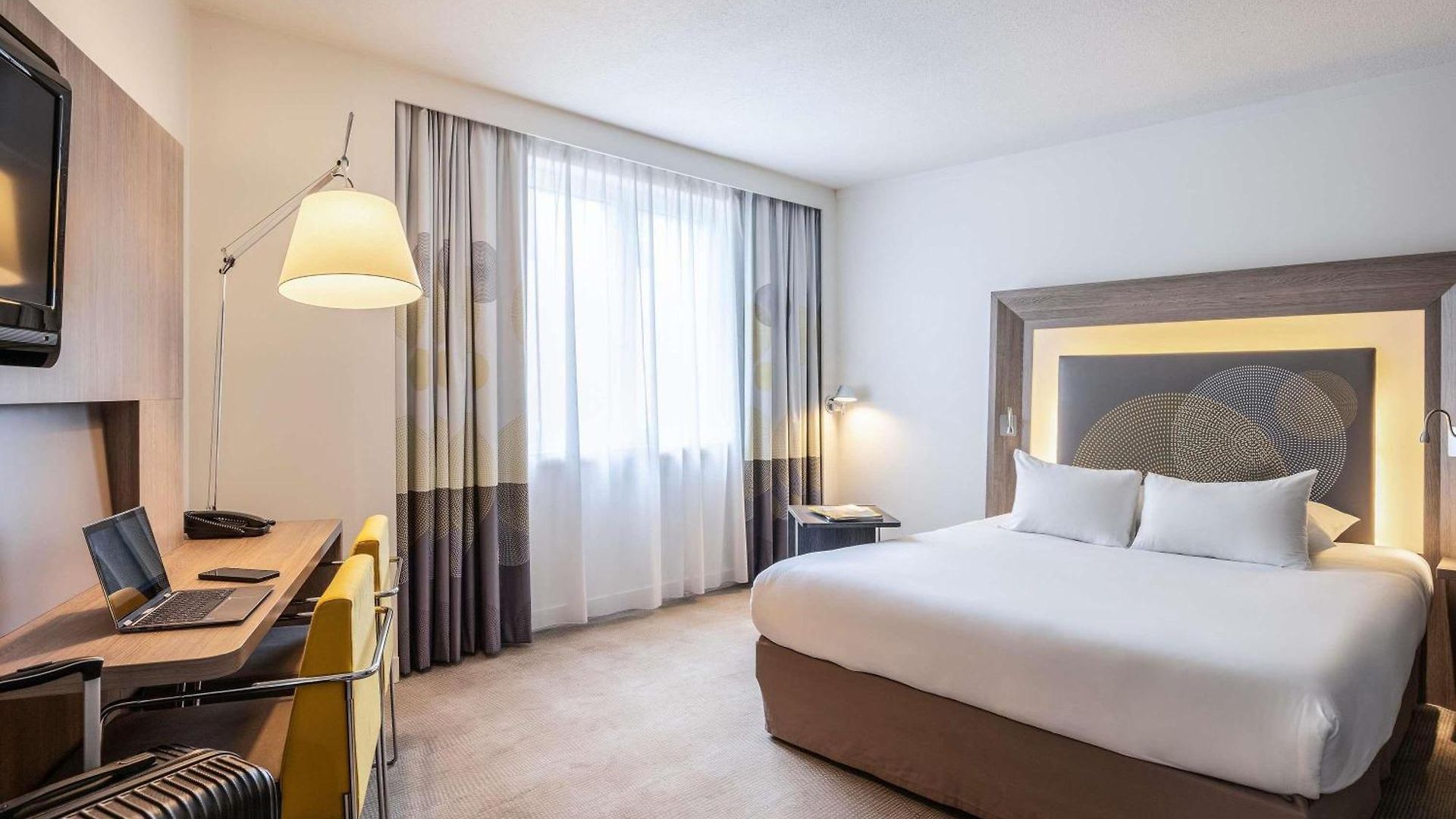 Novotel Centre Hotel