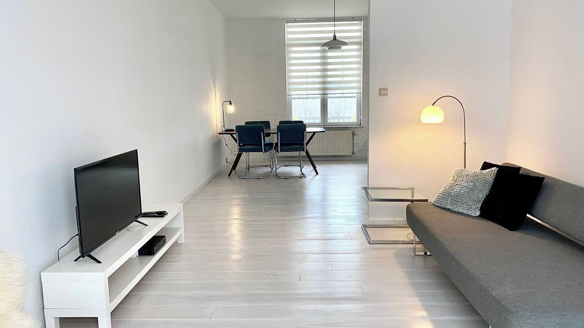 Apartment Wit Ii, Near Metro, Train N7670 *