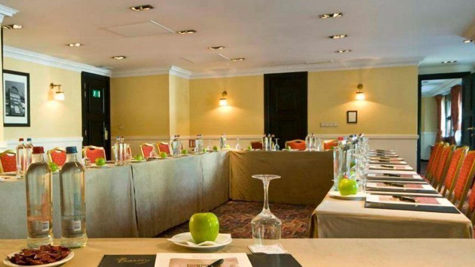 Barsey By Warwick Hotel 4*