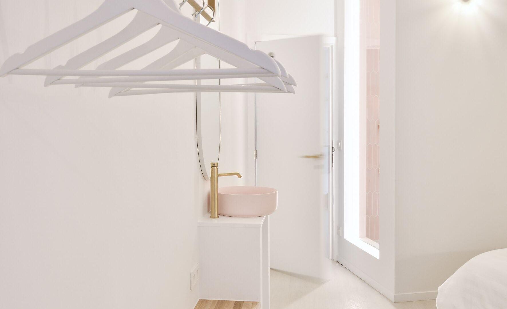 Urban Walls Bed & Breakfast 3*