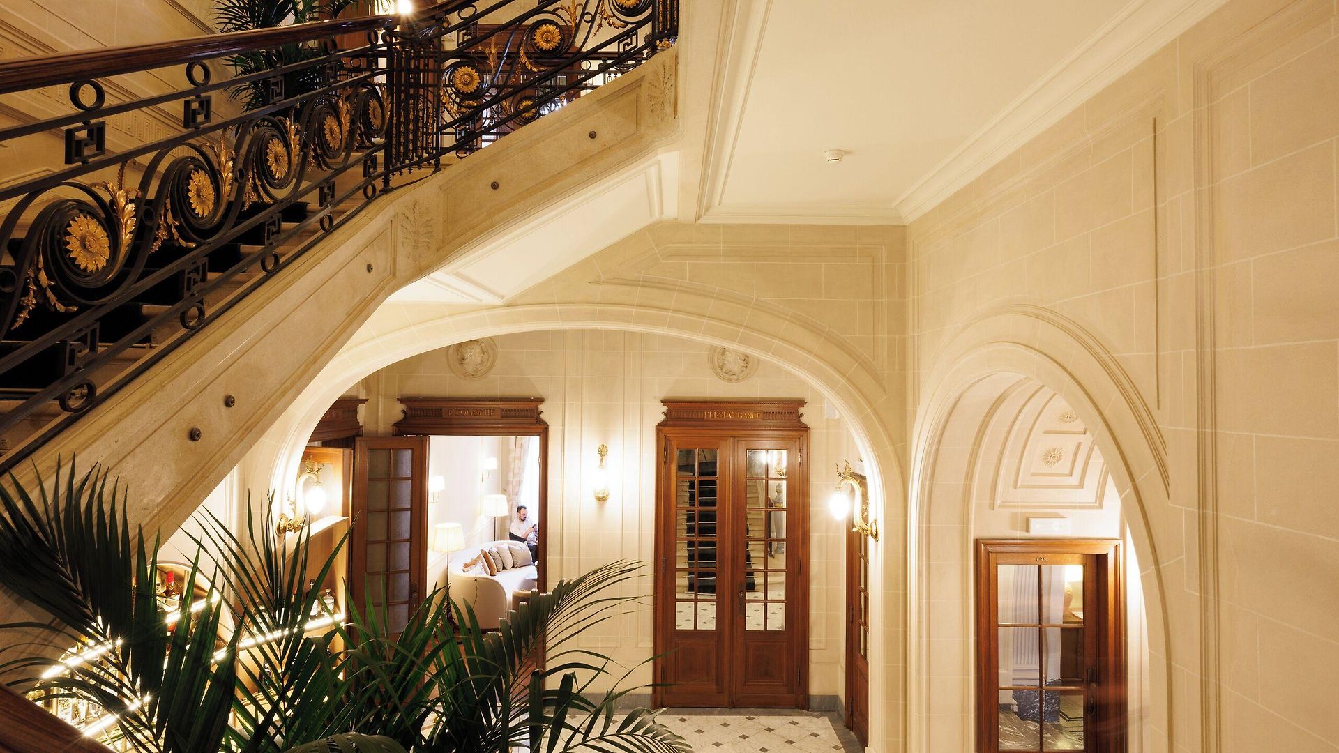 Fleur De Hotel 4*