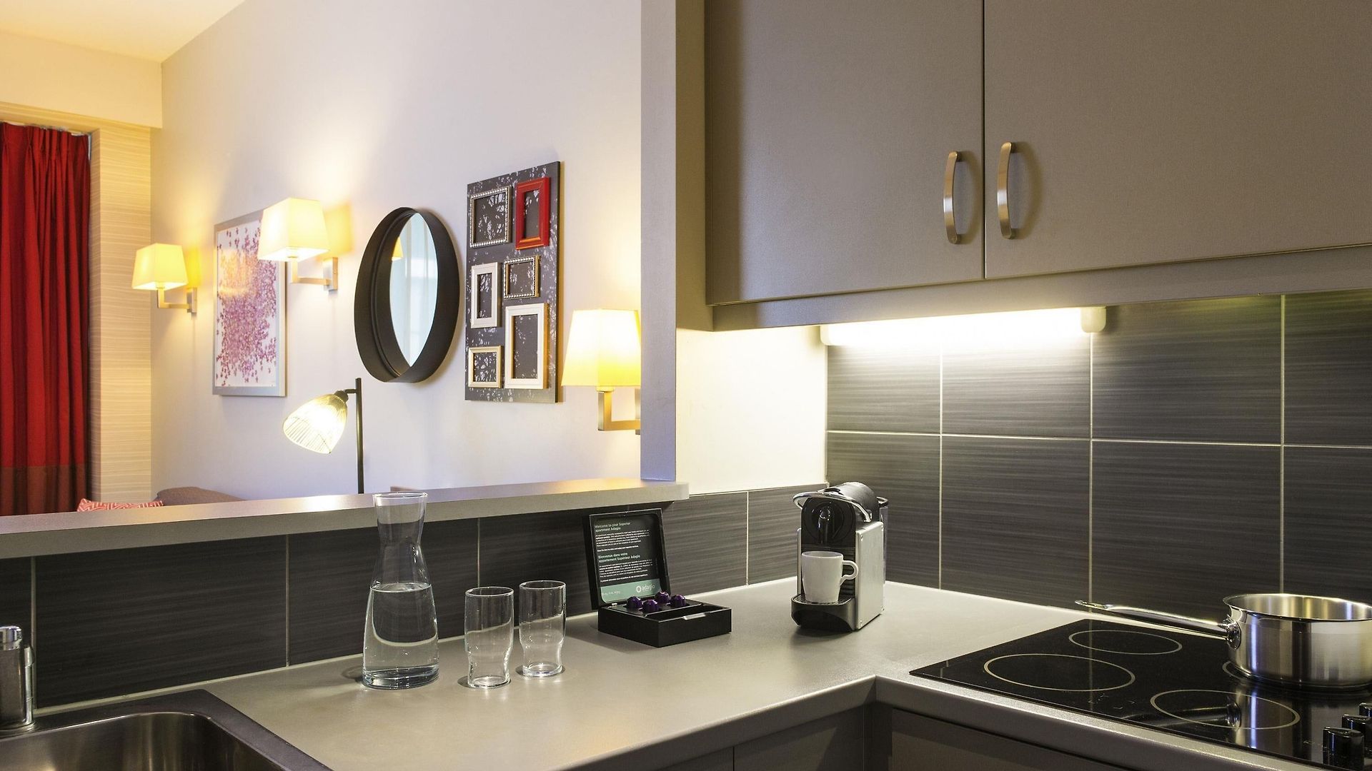 Adagio Grand Place 4*
