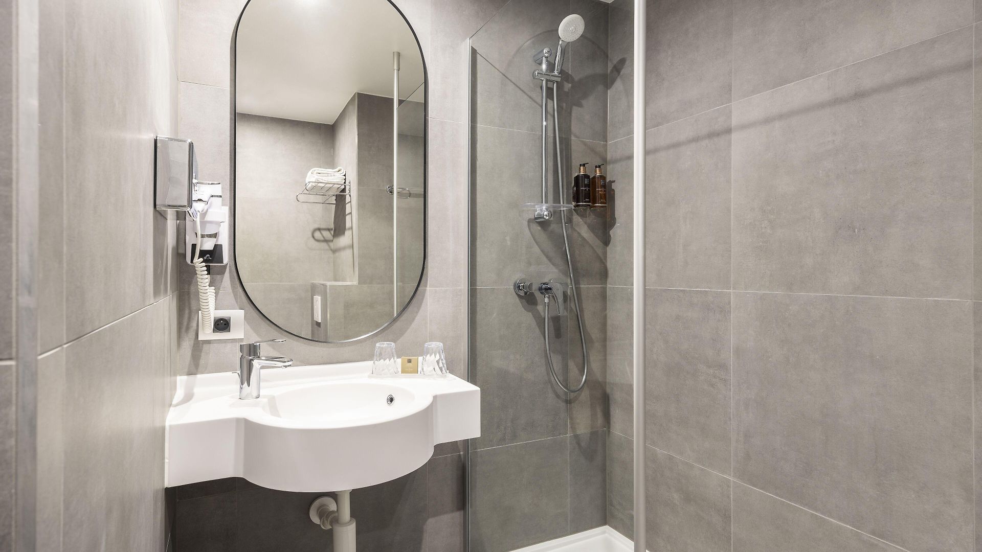 Aris Grand Place Hotel 3*