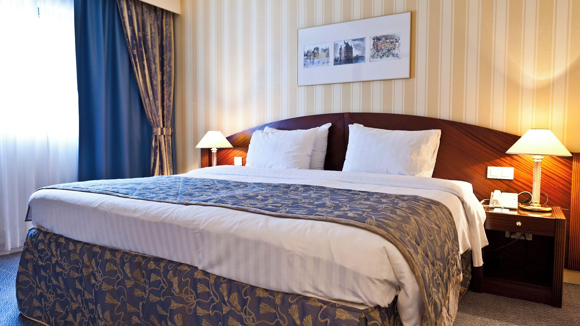 Le Chatelain Hotel