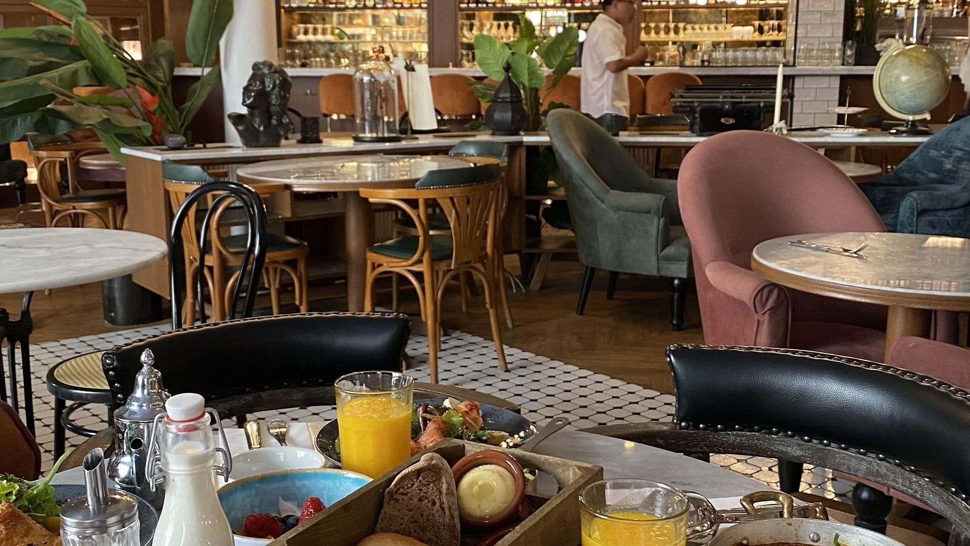 Craves Hotel