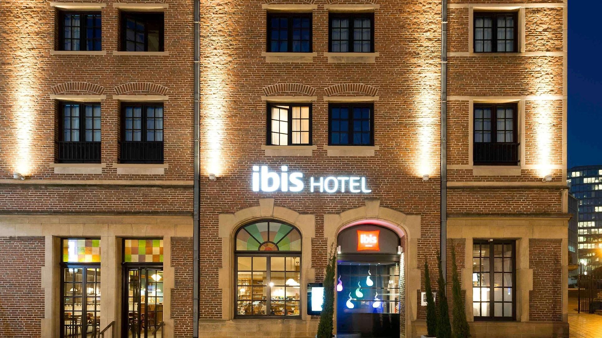 Hotel Ibis Off Grand'place 3*