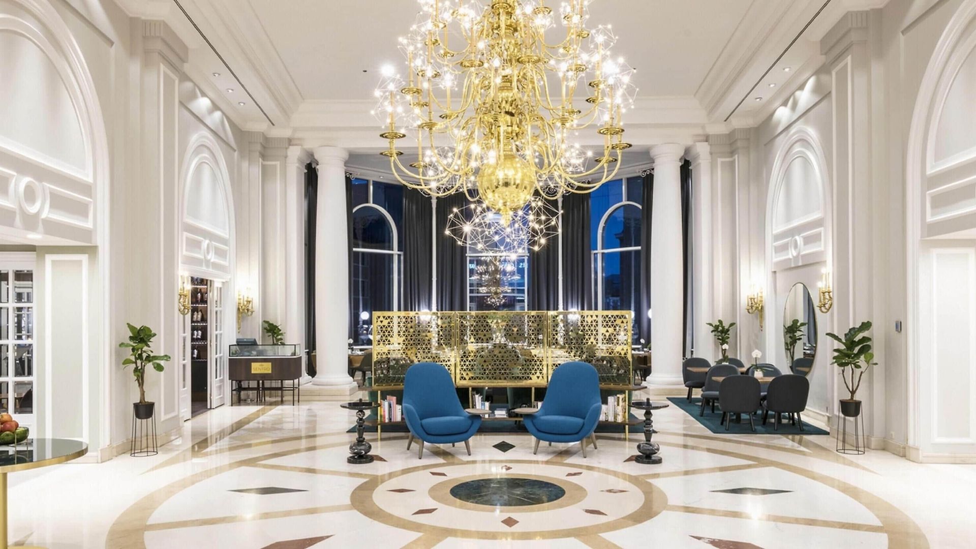 Hilton Grand Place 4*