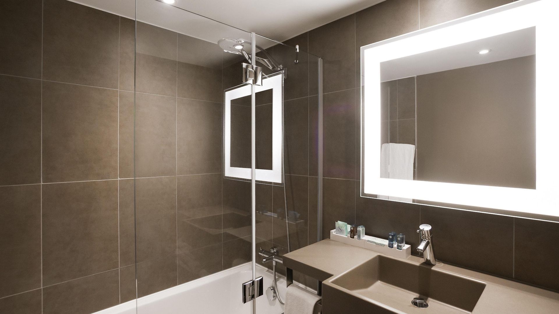 Hotel Novotel Off Grand Place 4*