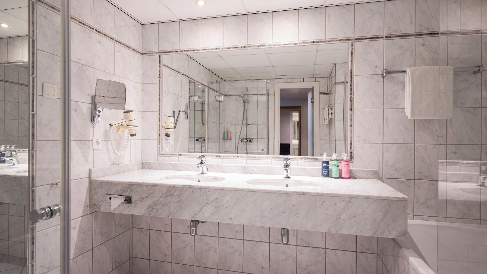 Hotel Thon Bristol Stephanie 4*
