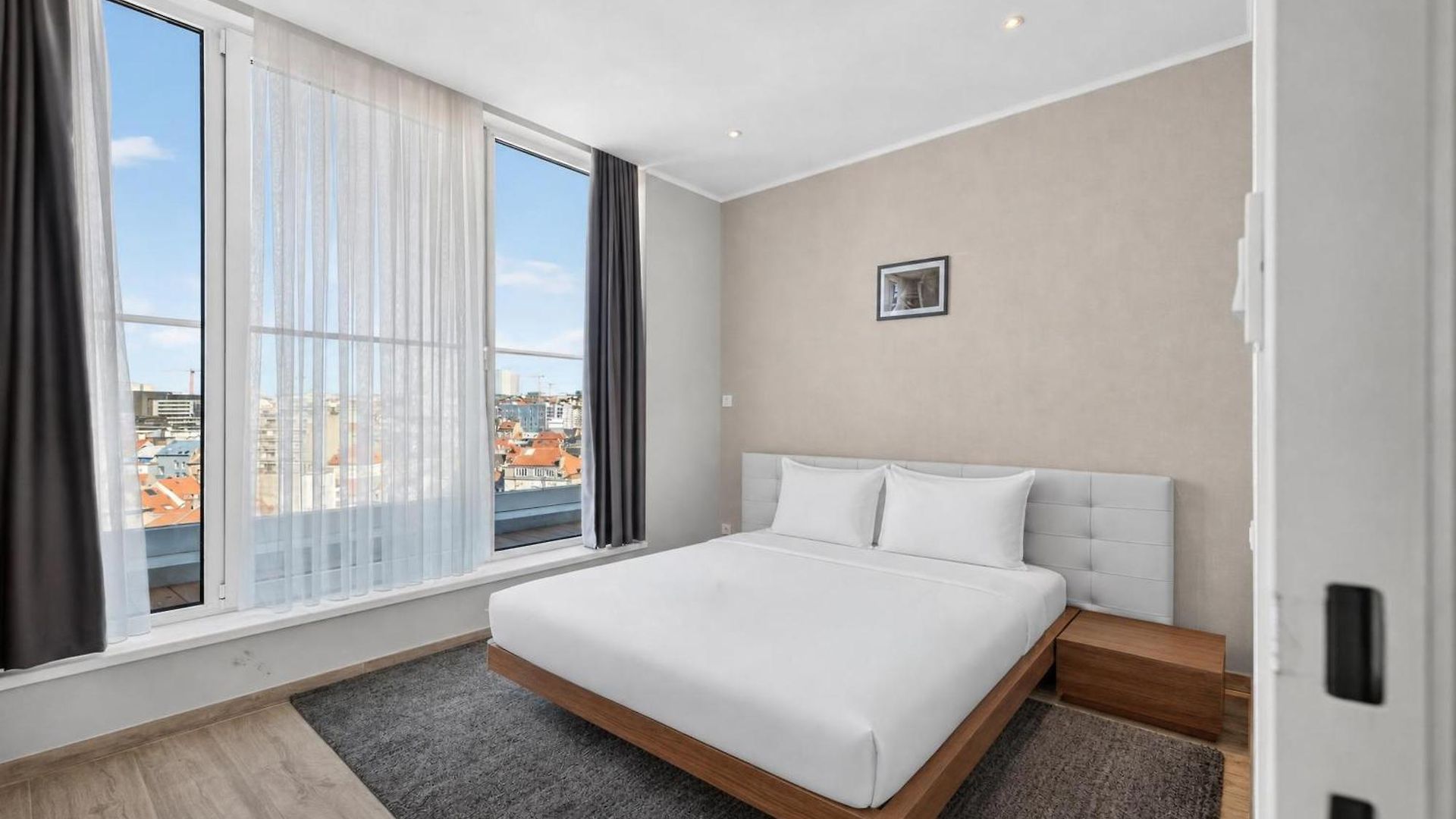 Midi 33 By Reside - New Opening Brussel