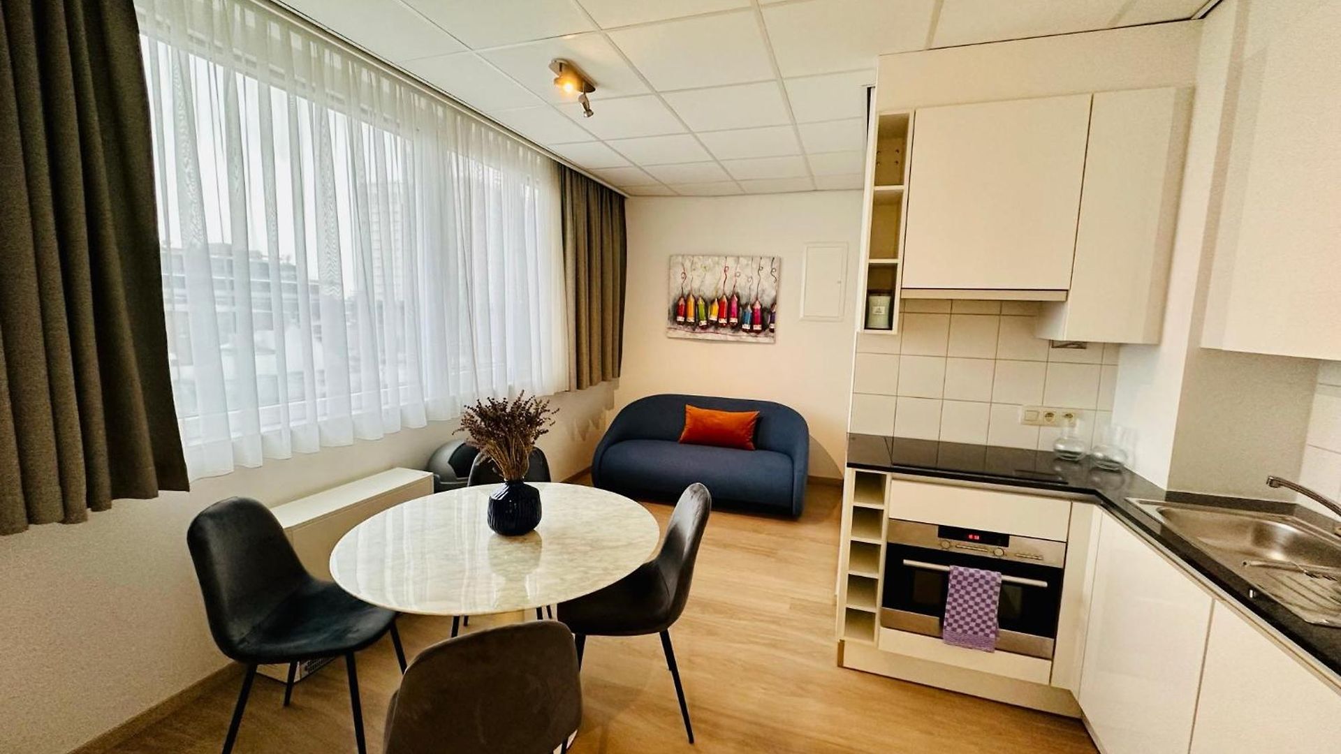 Modern - 2bd - - Grand Place