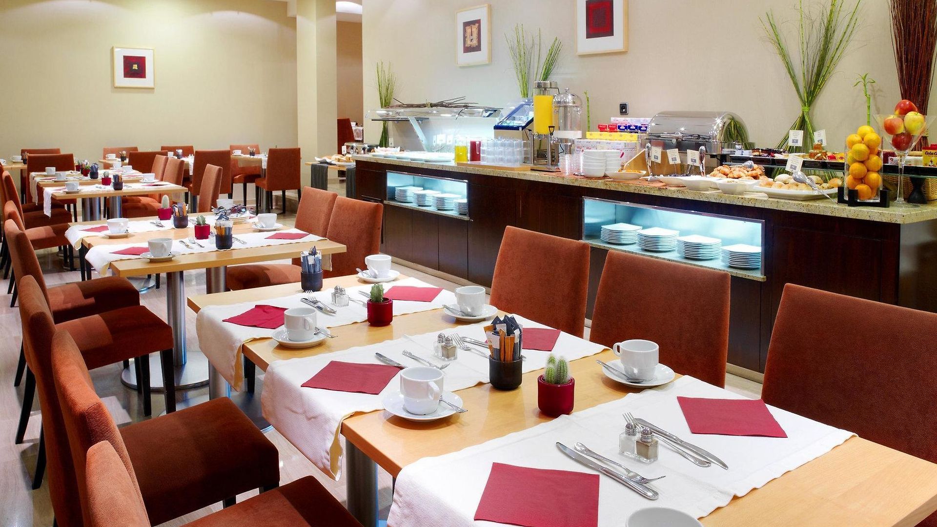 Hotel Catalonia Grand Place 4*