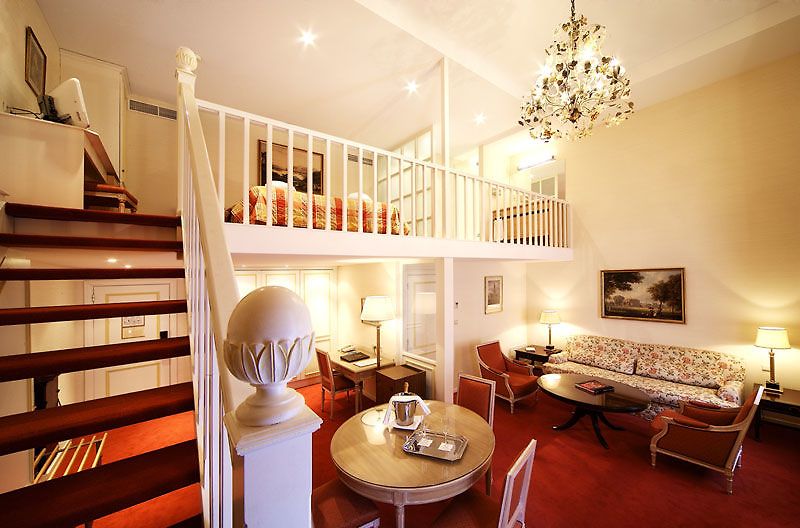 Metropole Hotel