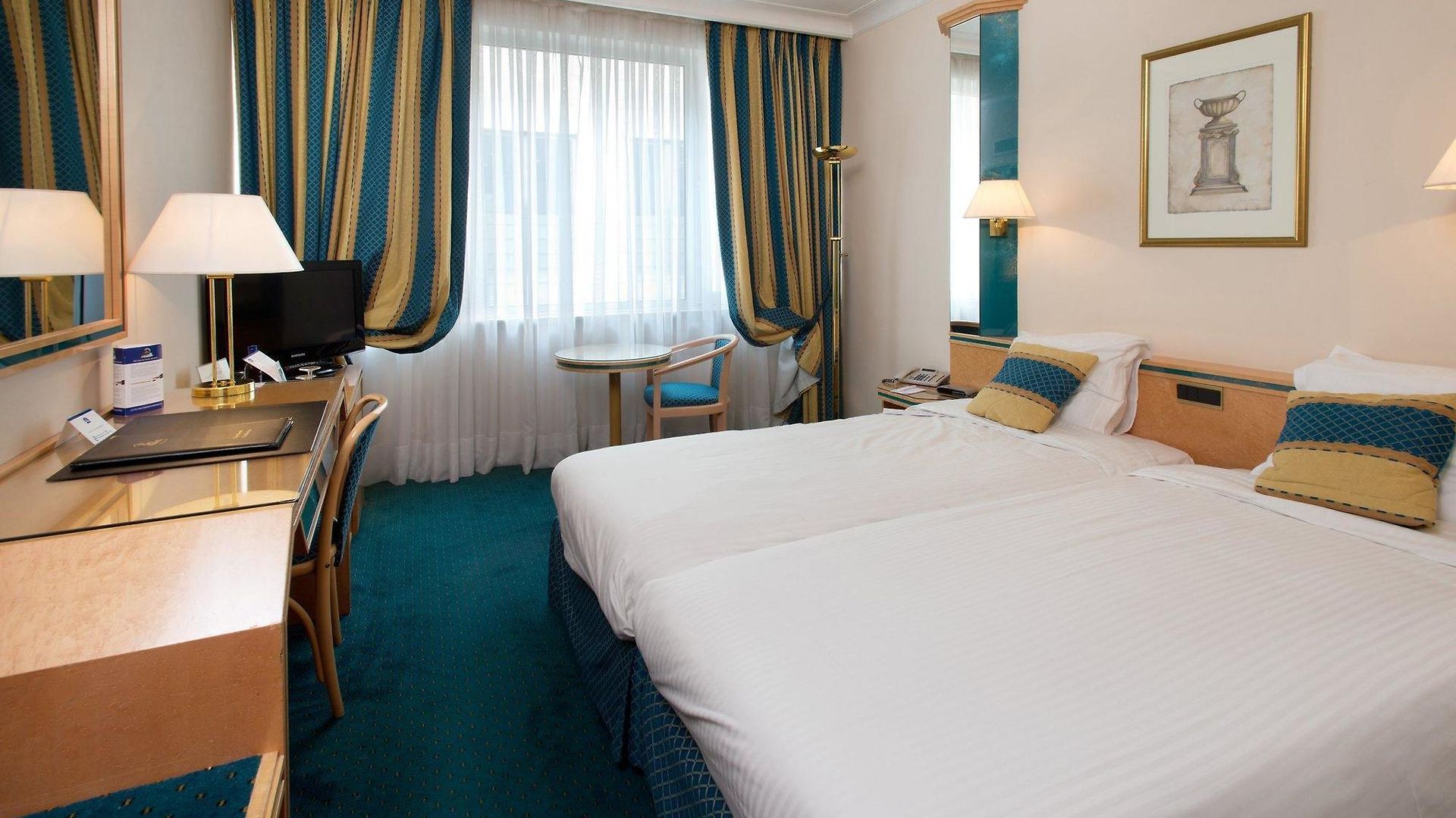 Western Royal Centre 3*