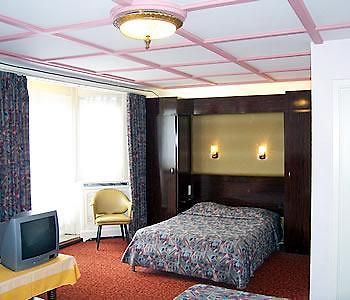 Hotel Manhattan *