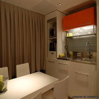 B-aparthotel Grand Place 4*