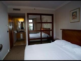 B-aparthotel Ambiorix 4* Brussels