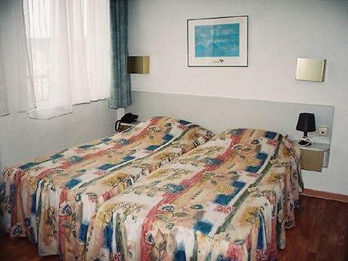 Mirabeau Hotel 2*