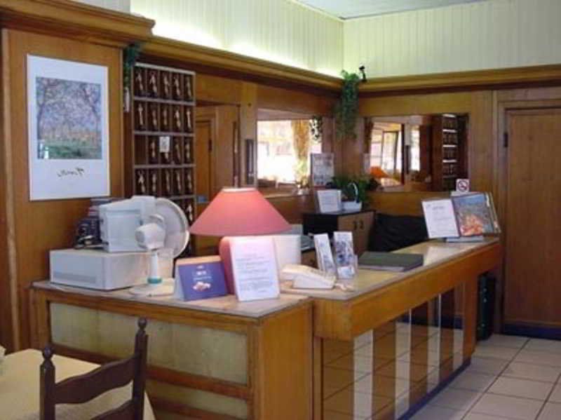 Mirabeau Hotel 2*