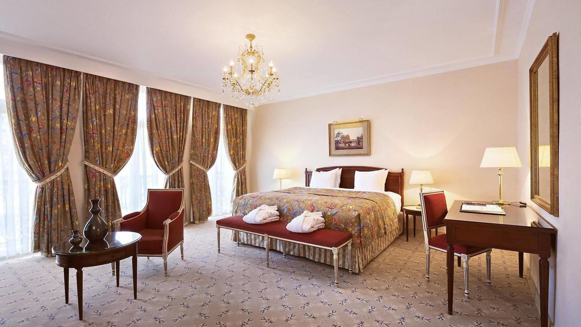 Metropole Hotel 5*