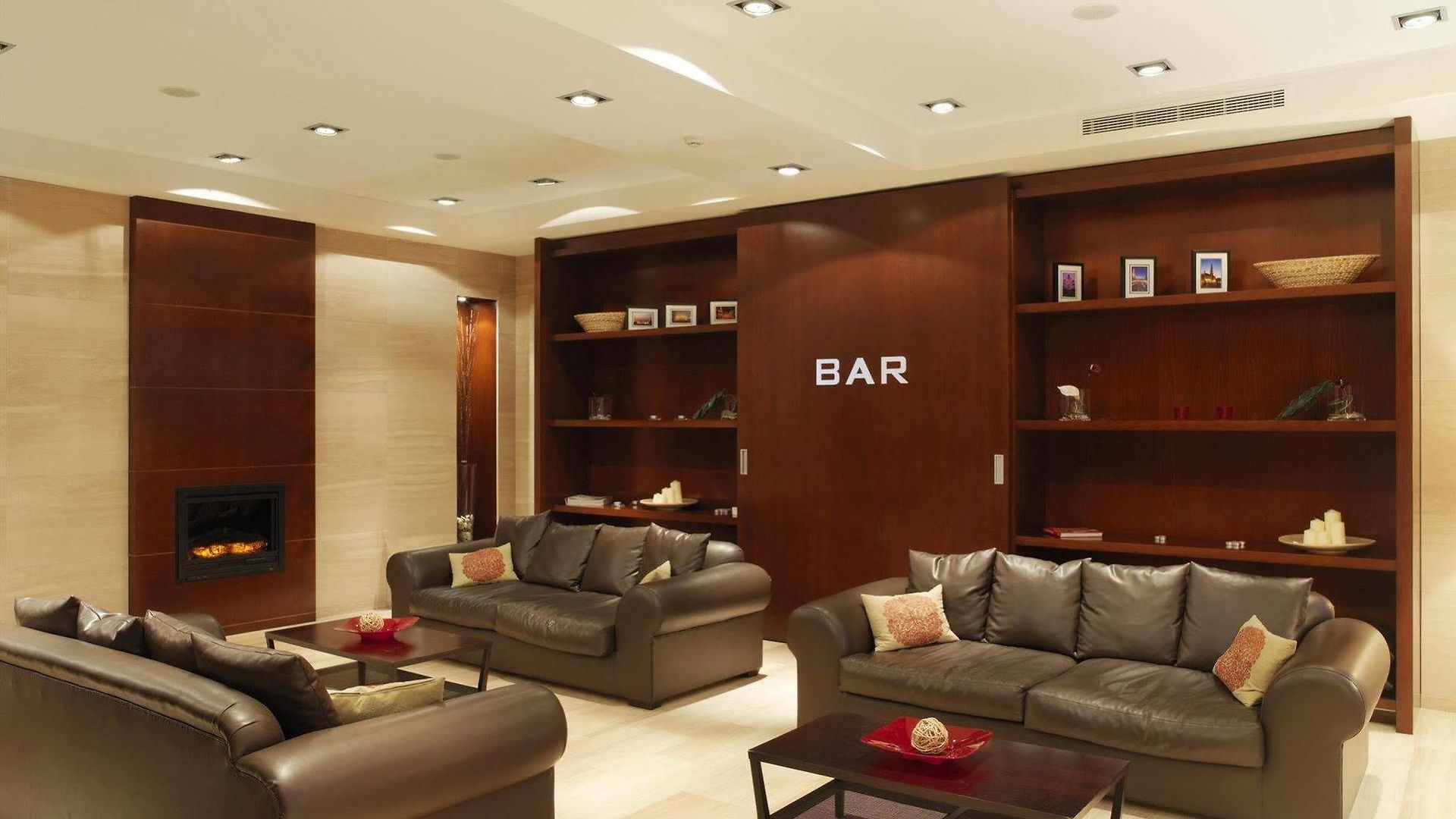 Hotel Catalonia Grand Place 4*