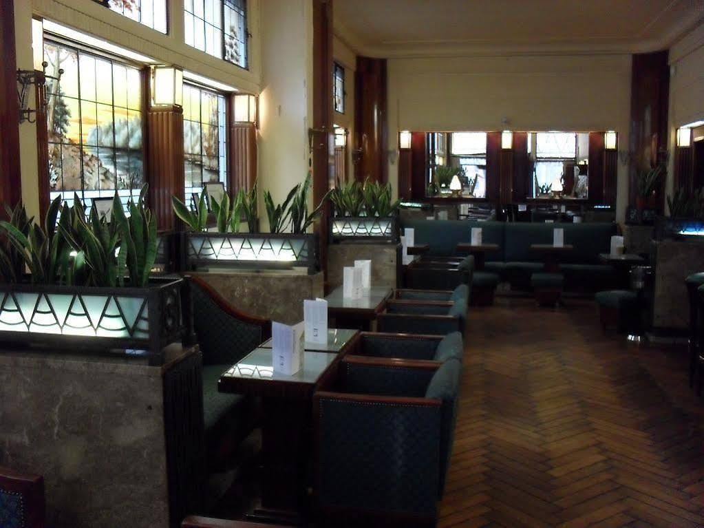 Esperance Hotel 3*