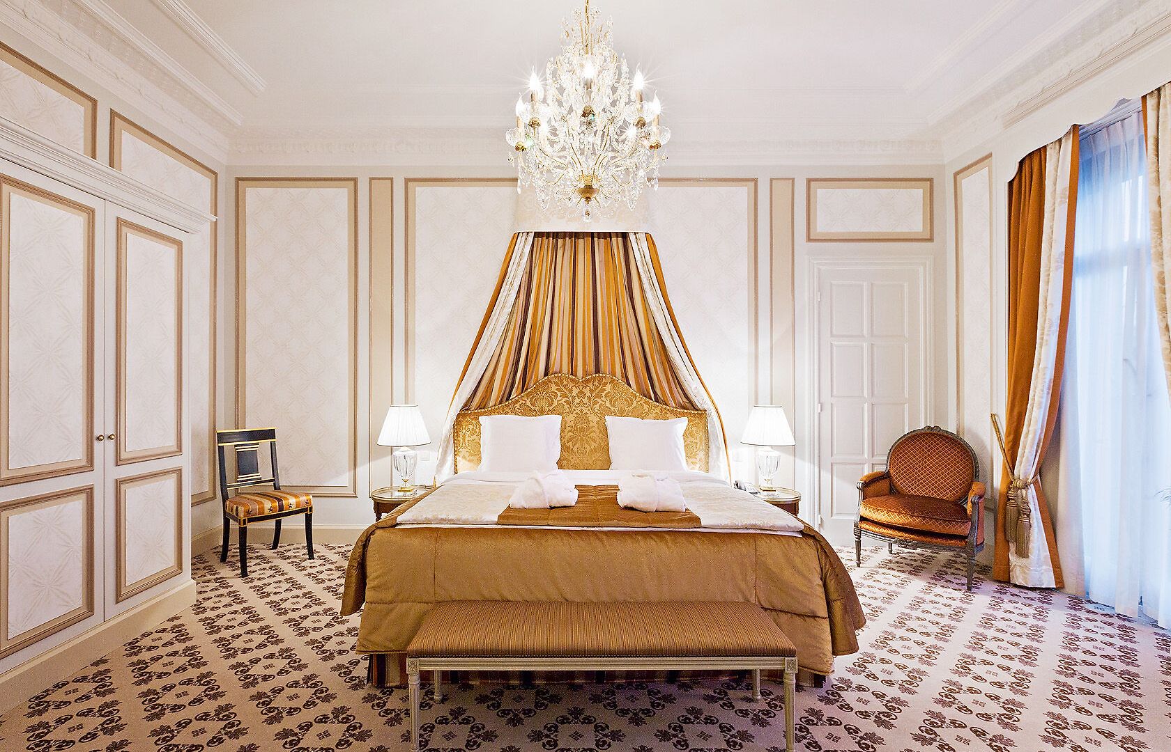 Metropole Hotel
