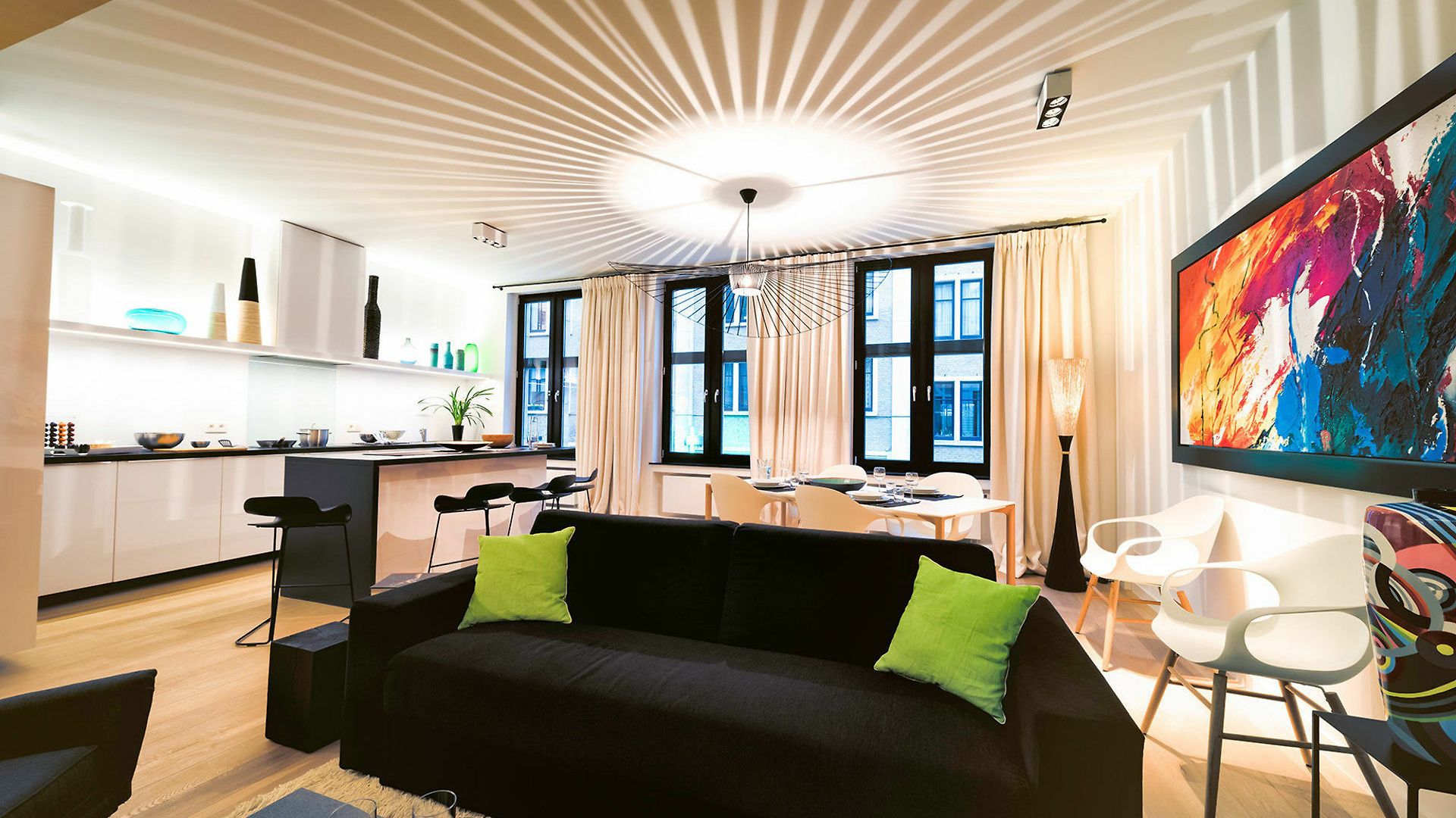 Charles - Grand Place Aparthotel 4*