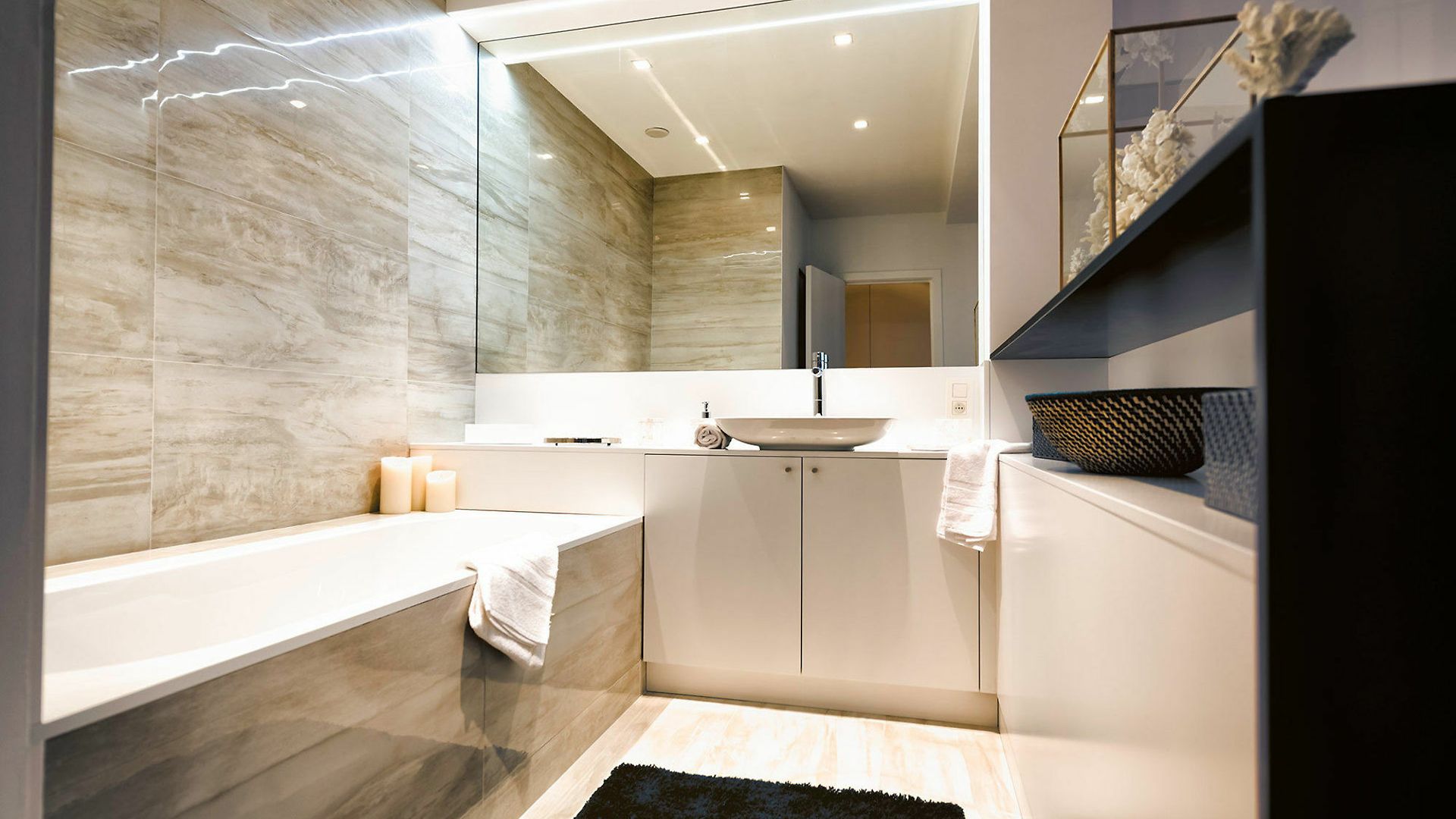Charles - Grand Place Aparthotel 4*