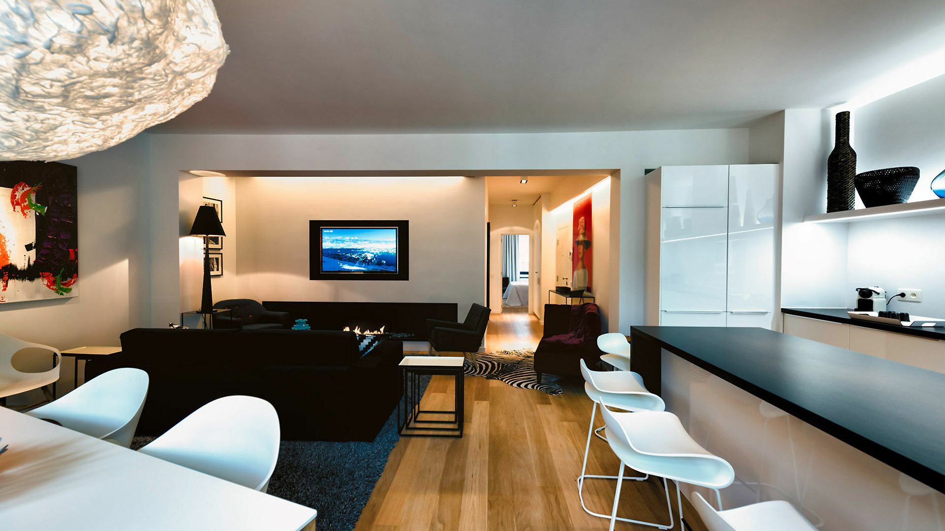 Charles - Grand Place Aparthotel 4*