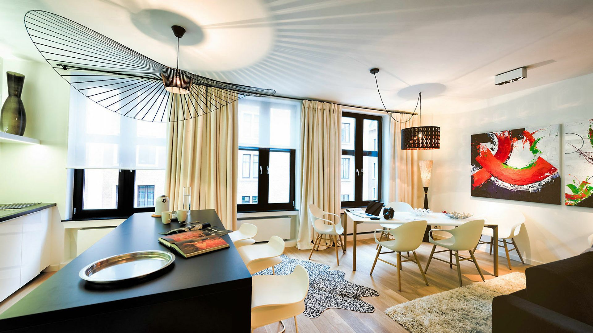 Charles - Grand Place Aparthotel 4*