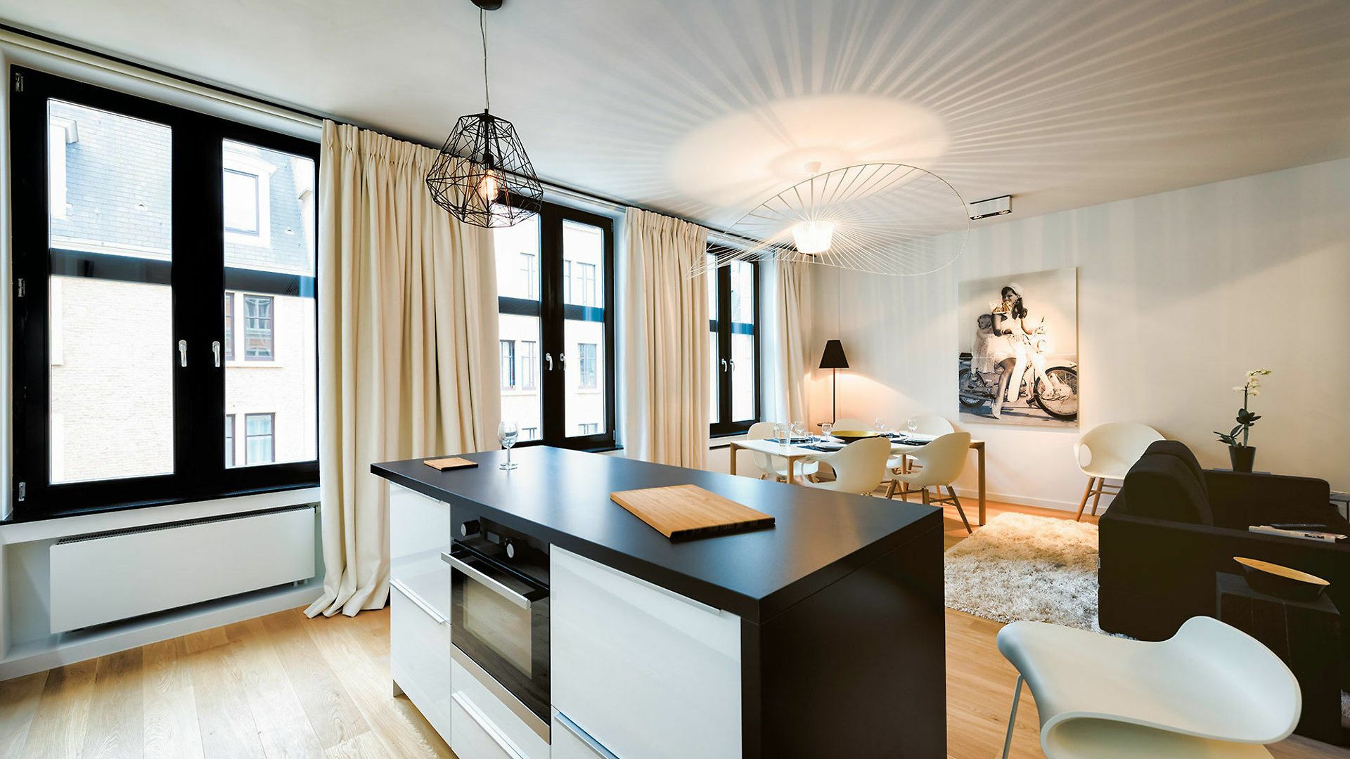 Charles - Grand Place 4*