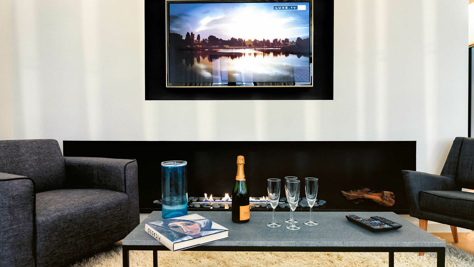 Charles - Grand Place Aparthotel 4*