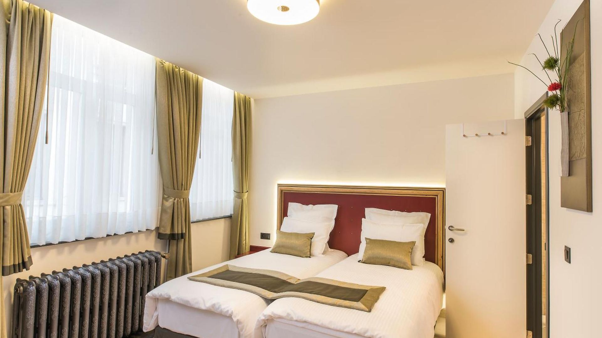 Agora Grand Place 3*