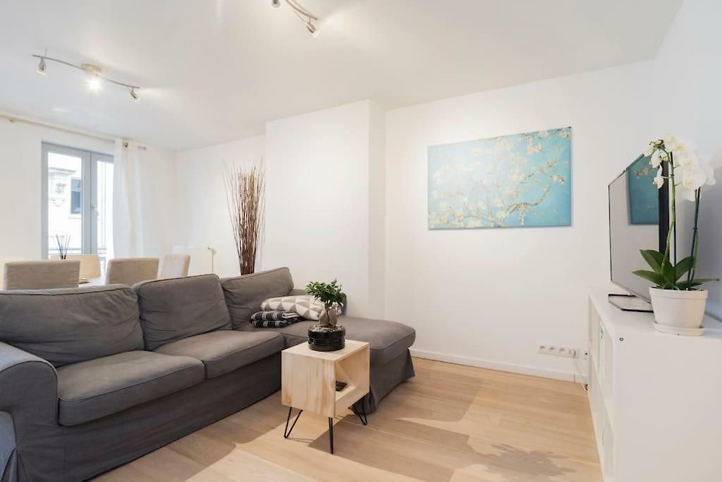Grand Place, Only 3 Min Walk, 80M Beautiful Apartment Brussels