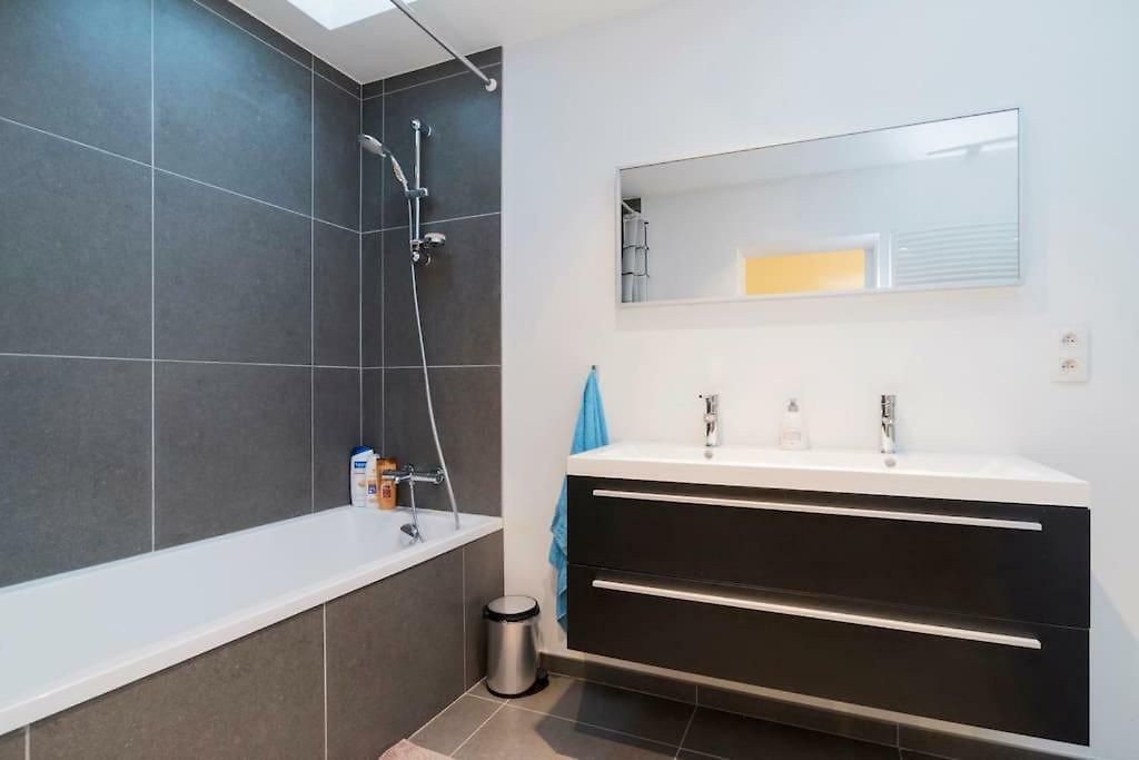 Apartment Grand Place, Only 3 Min Walk, 80M Beautiful Apartment