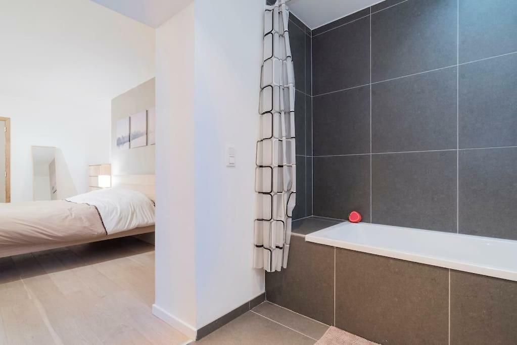 Grand Place, Only 3 Min Walk, 80M Beautiful Apartment Apartment