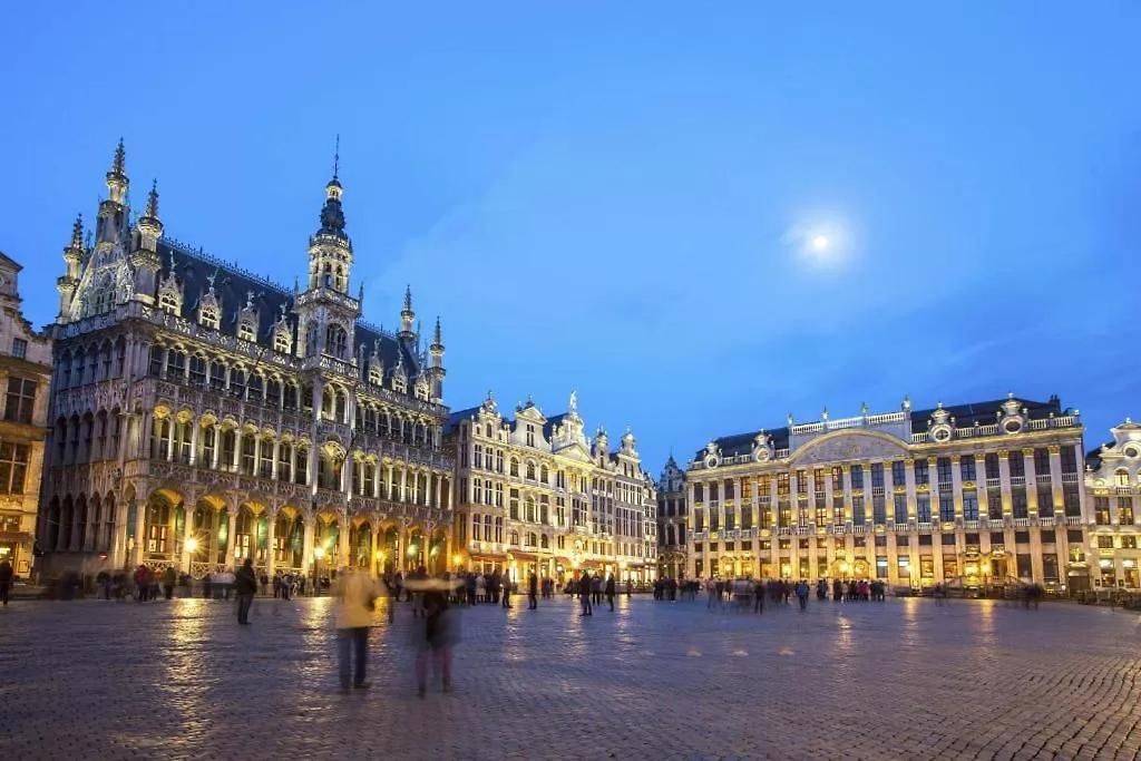 Super Flat Next Grand Place *