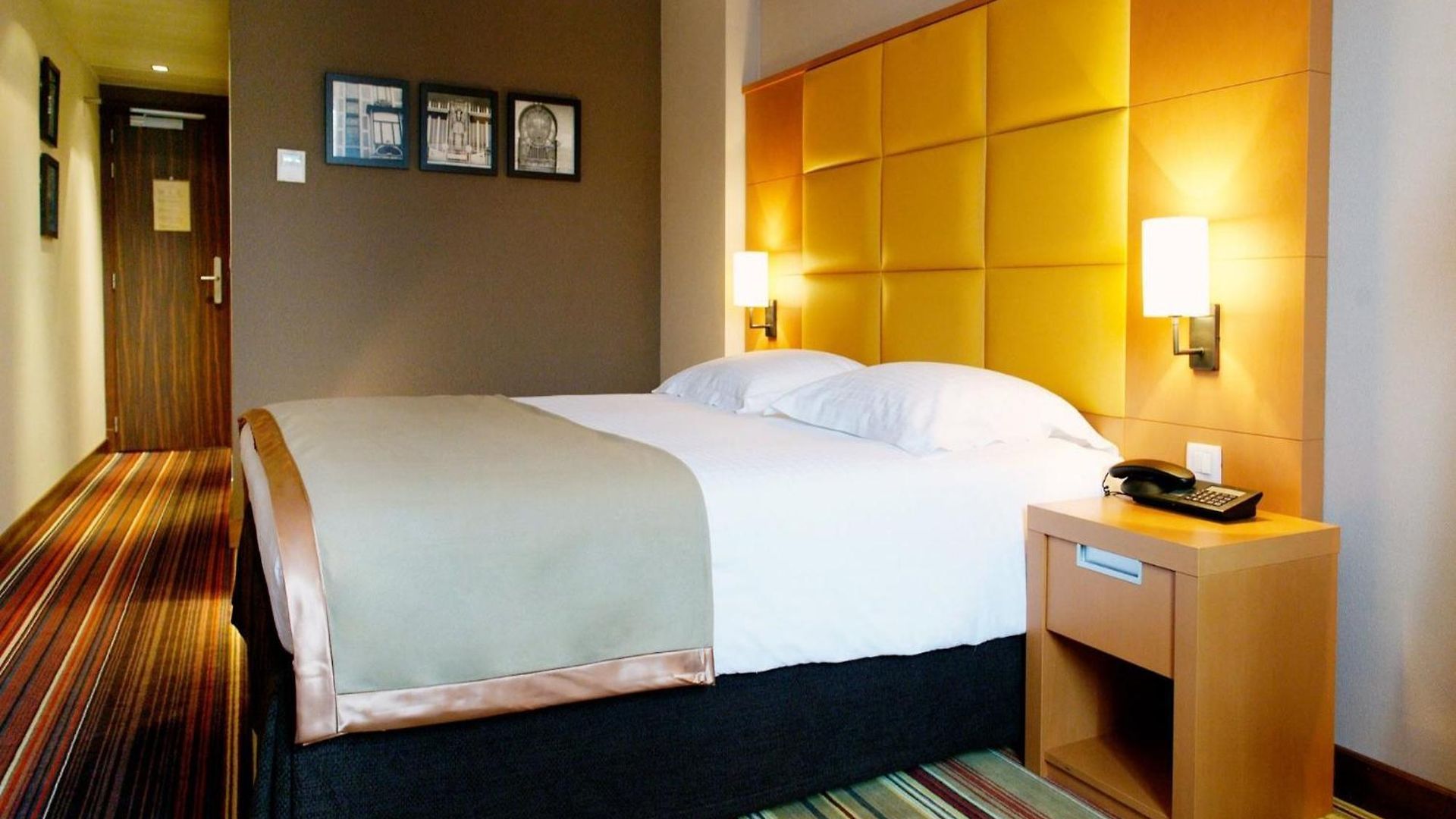 New Charlemagne Hotel