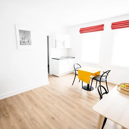 Flats Aparthotel Apartment 4*