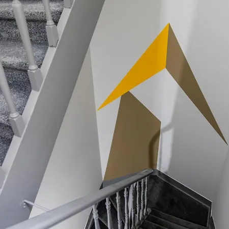 Aparthotel Urban Suites Schuman 2 3*