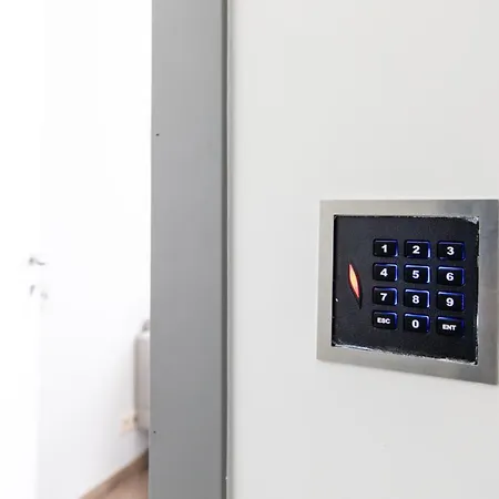 Urban Suites Schuman 2 Aparthotel