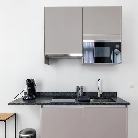 Aparthotel Urban Suites Schuman 2 3*