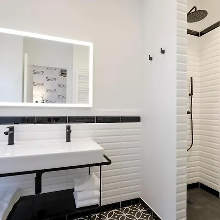 Fabulous In Chatelain Area Apartment Brussels
