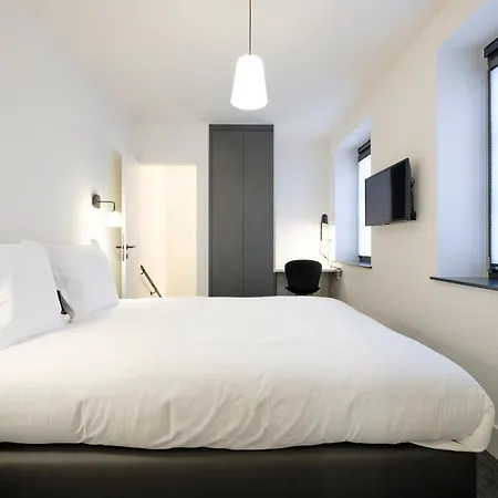 Fabulous In Chatelain Area Apartment