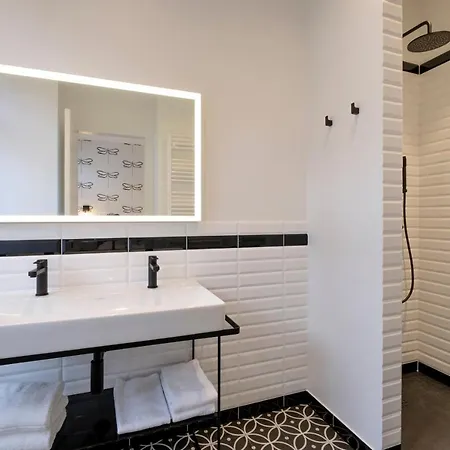 Fabulous In Chatelain Area Apartment Brussels