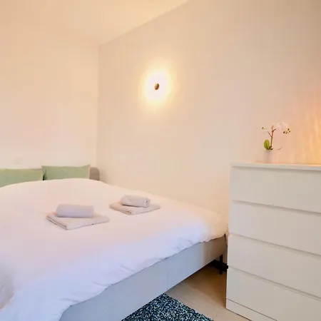 Apartment Amazing & Cosy Perfect Location 'stephanie-louise Area' Brussels