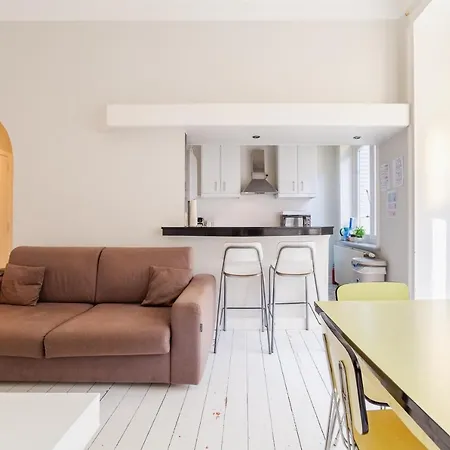Felix Delhasse Apartment